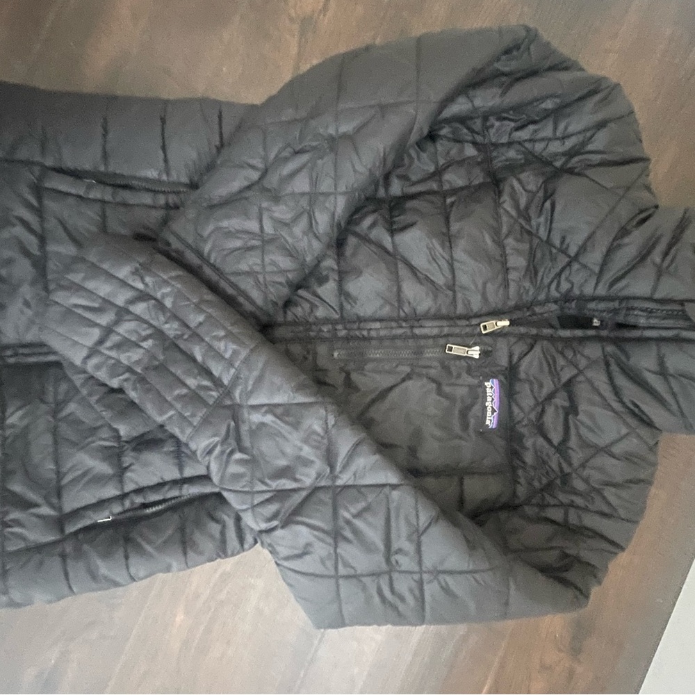 Patagonia Women's Puffer Jacket - Black - Picture 5 of 5